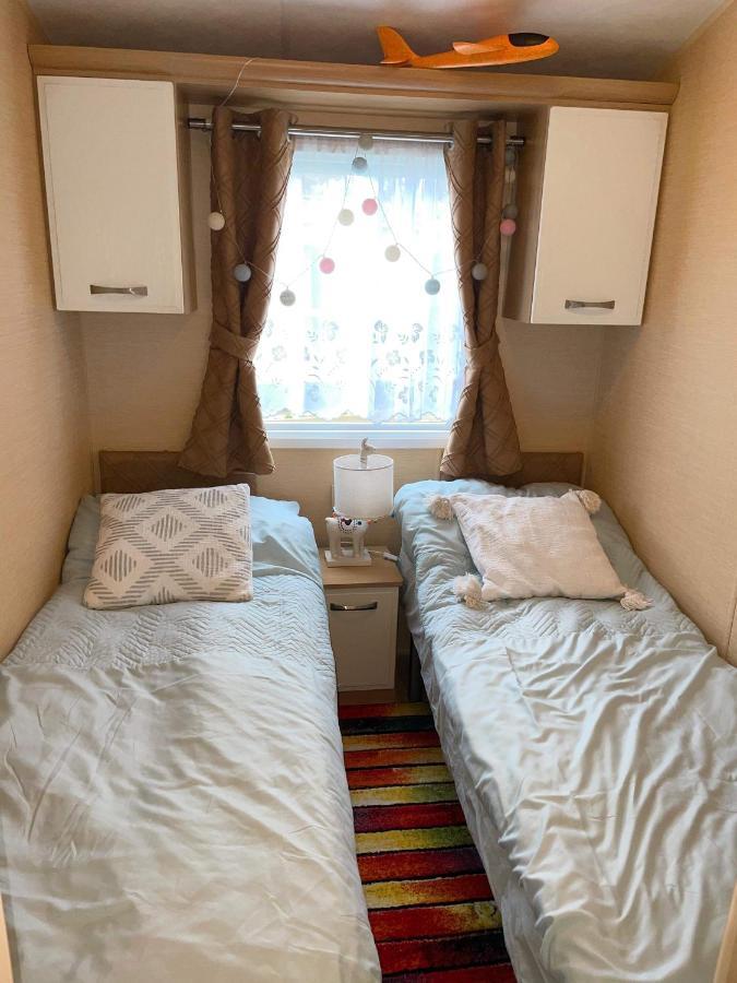 Caravan For Rent At Tattershall Holiday Park Exterior foto
