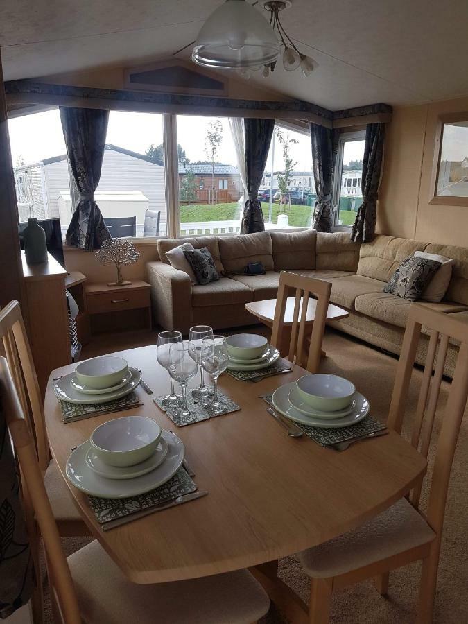 Caravan For Rent At Tattershall Holiday Park Exterior foto